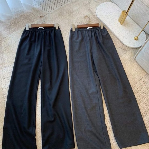 The Row Gala Pant in Virgin Wool - Picture 4 of 6